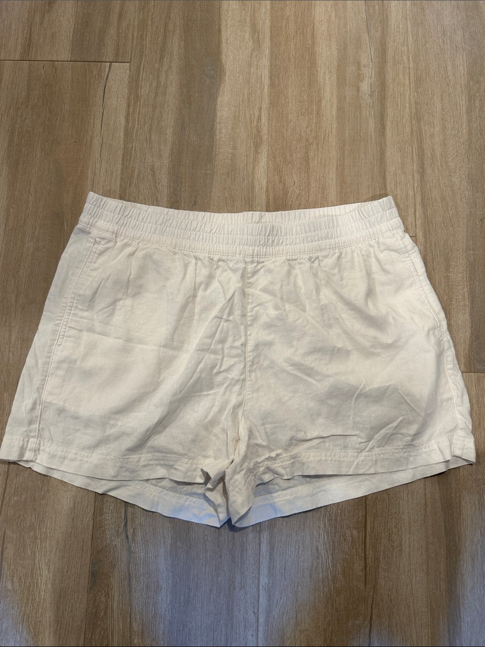 Old Navy White Elastic-Waist Athletic Shorts